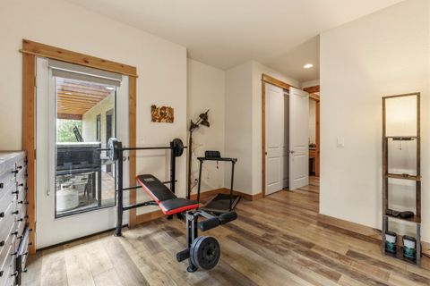 Tiny photo for 1139 Paper Birch Way, Klamath Falls, OR 97601 (MLS # 220219407)