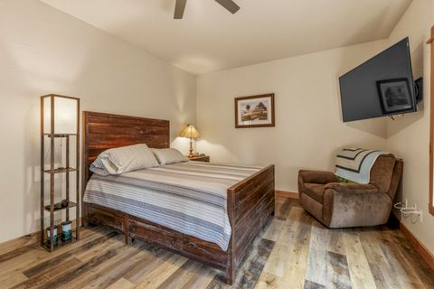 Tiny photo for 1139 Paper Birch Way, Klamath Falls, OR 97601 (MLS # 220219407)