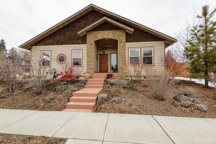 Beautiful single level home on a nicely landscaped corner lot in the heart of Midtown. The home has great windows that really bring in the natural light. lts a great room concept with knotty Alder cabinets and window trim throughout, vaulted ceiling, corner fireplace and nice hardwood floors everywhere but beds and baths. Master suite has tile shower and jetted tub. Great bonus room with big windows. No electric bills due to the solar panels that create electricity. The whole lot is nicely landscaped with sprinklers and drip system to all plants.Rare opportunity in midtown, worth a look.