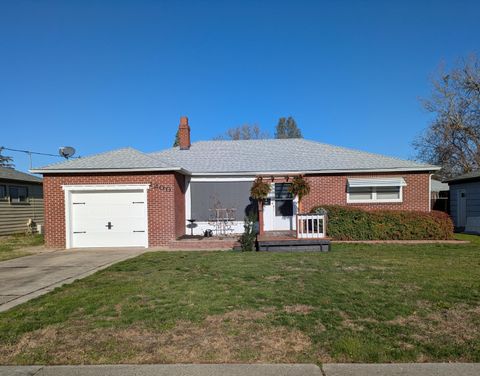 Photo of 1200 Mt Pitt Avenue, Medford, OR 97501 (MLS # 220213263)