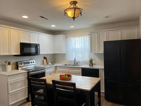 3433 SW Kalama Avenue Redmond OR 97756