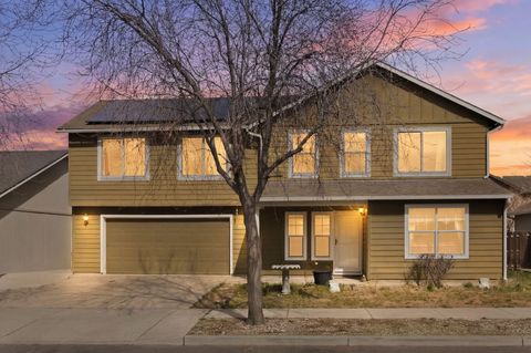 3433 SW Kalama Avenue Redmond OR 97756