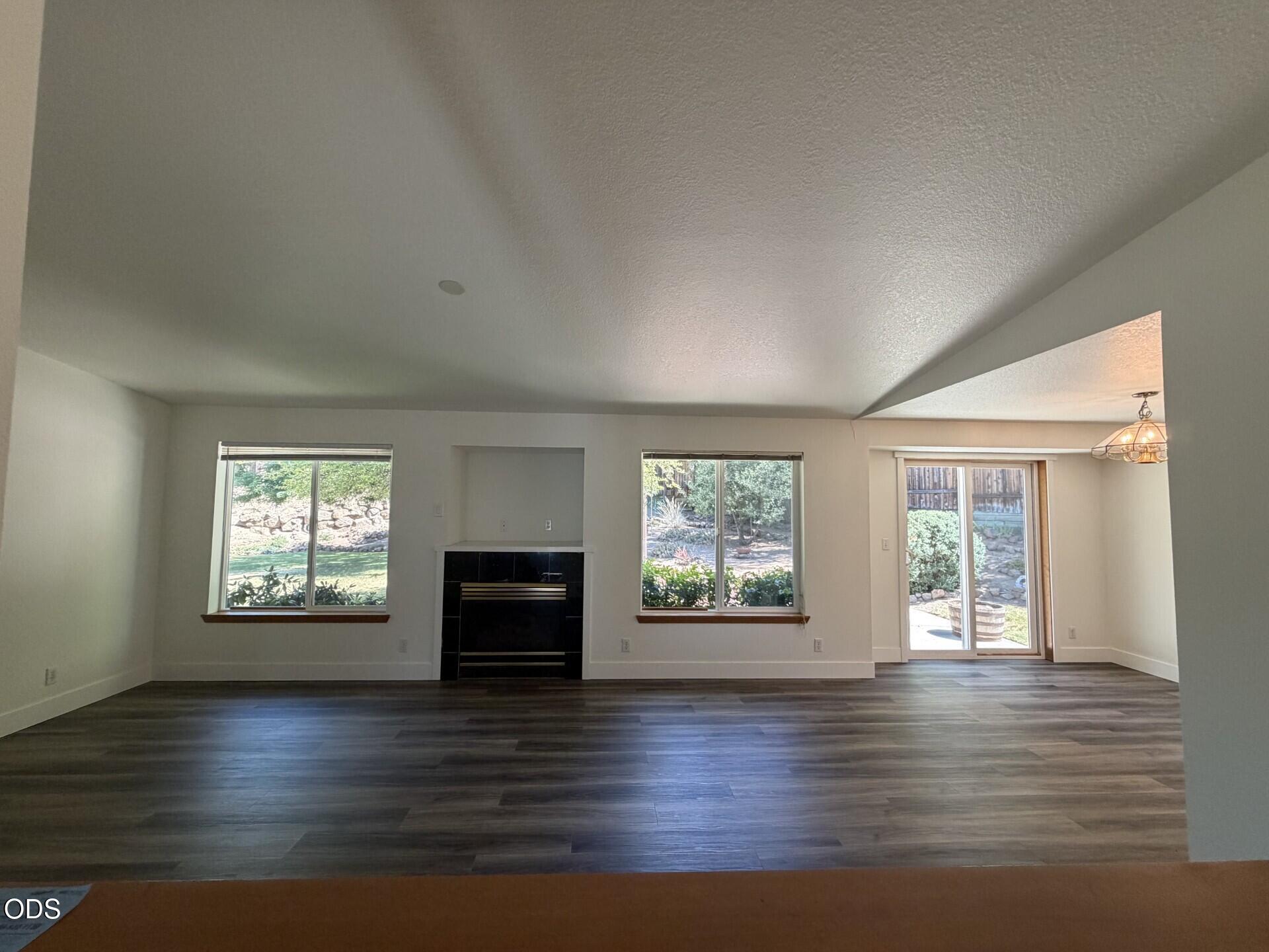 1522 NE Locksley Drive
