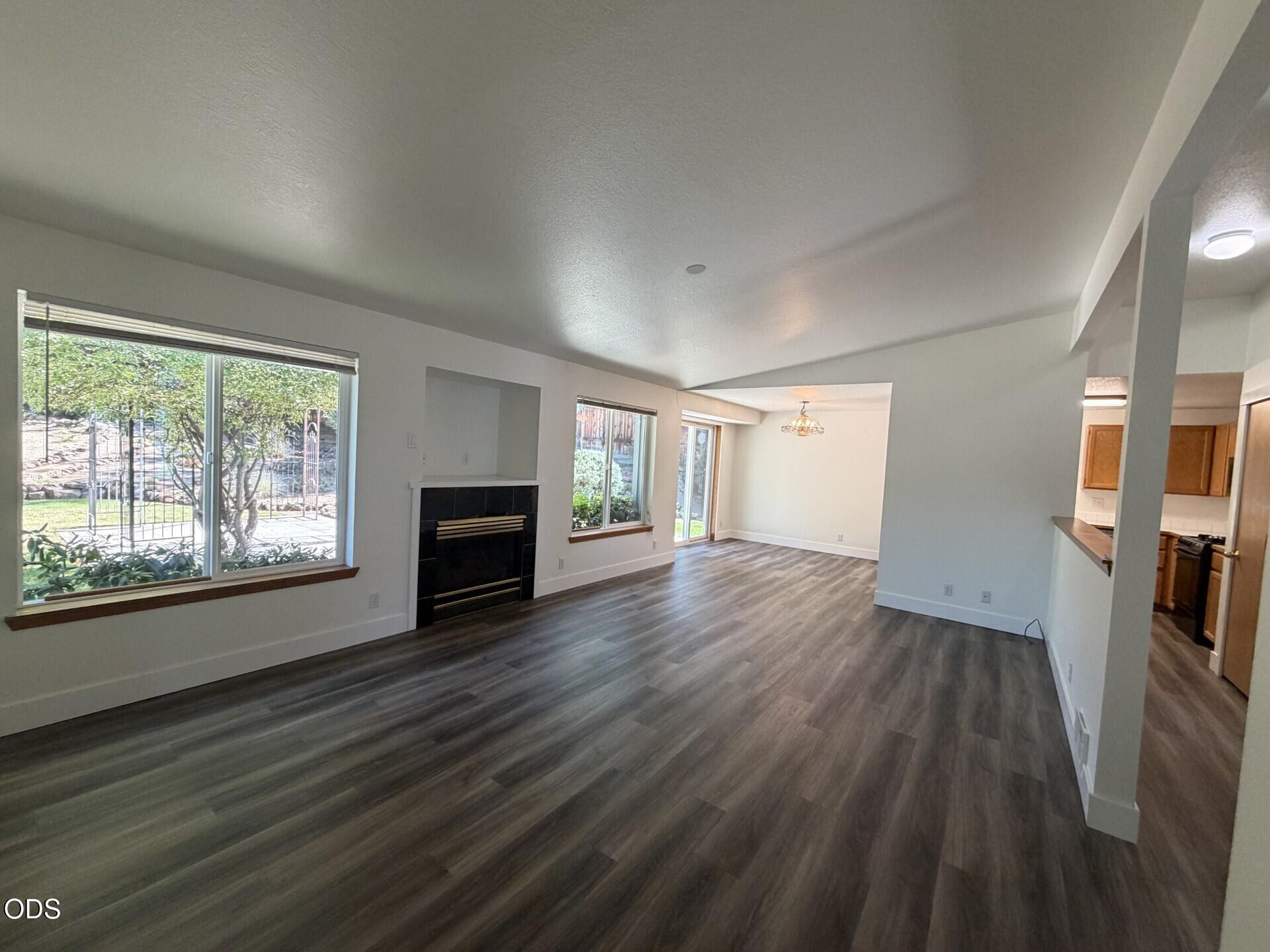 1522 NE Locksley Drive