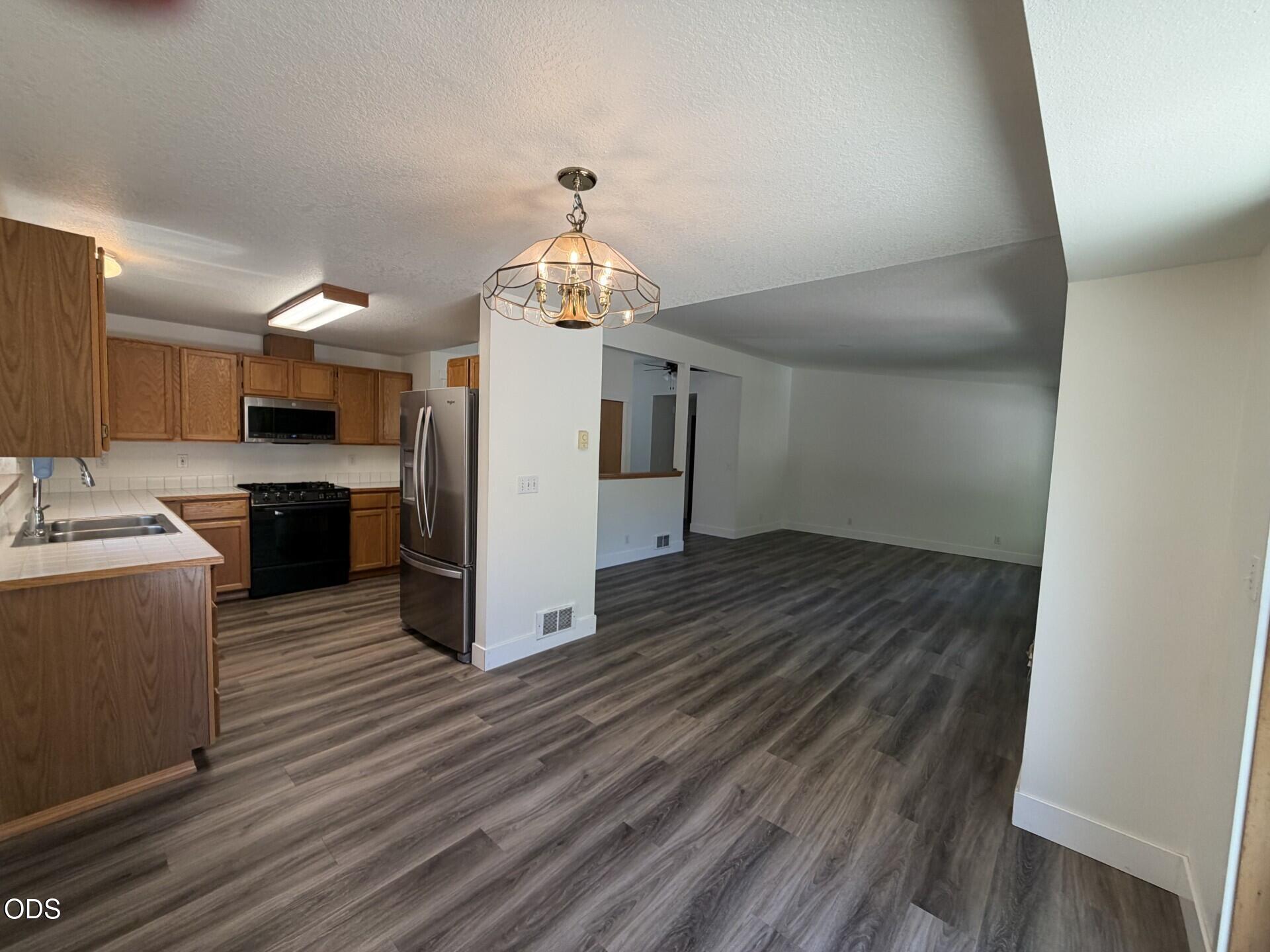1522 NE Locksley Drive