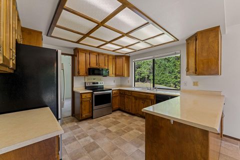 Tiny photo for 2276 Azalea Drive, Grants Pass, OR 97526 (MLS # 220217648)