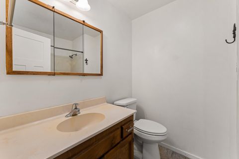 Tiny photo for 2276 Azalea Drive, Grants Pass, OR 97526 (MLS # 220217648)