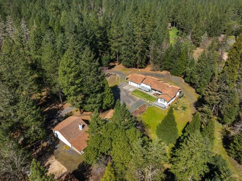 Tiny photo for 2276 Azalea Drive, Grants Pass, OR 97526 (MLS # 220217648)