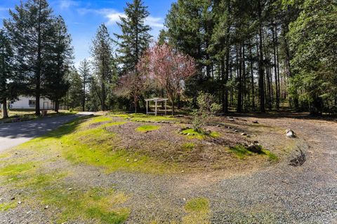 Tiny photo for 2276 Azalea Drive, Grants Pass, OR 97526 (MLS # 220217648)