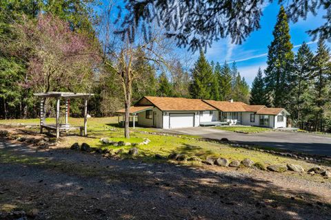 Tiny photo for 2276 Azalea Drive, Grants Pass, OR 97526 (MLS # 220217648)
