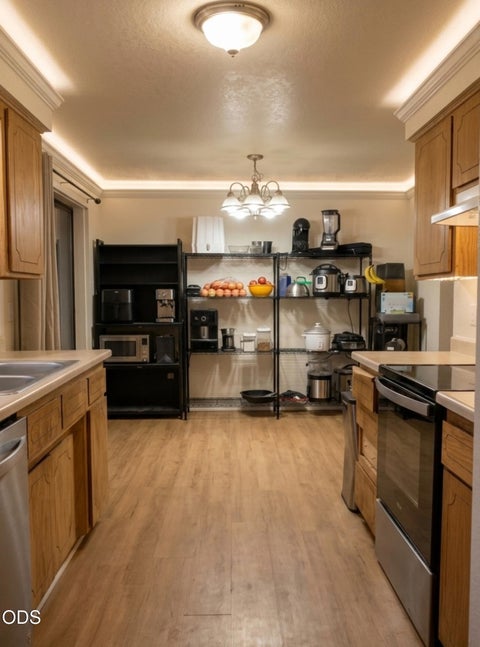 Tiny photo for 53 Betty Jo Way, Talent, OR 97540 (MLS # 220226941)