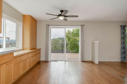 Tiny photo for 1888 NE Beacon Drive, Grants Pass, OR 97526 (MLS # 220219976)