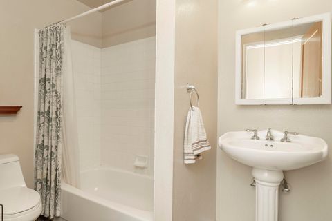 Tiny photo for 1888 NE Beacon Drive, Grants Pass, OR 97526 (MLS # 220219976)