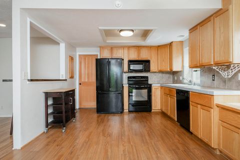 Tiny photo for 1888 NE Beacon Drive, Grants Pass, OR 97526 (MLS # 220219976)
