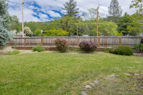 Tiny photo for 1888 NE Beacon Drive, Grants Pass, OR 97526 (MLS # 220219976)