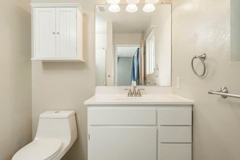 Tiny photo for 1888 NE Beacon Drive, Grants Pass, OR 97526 (MLS # 220219976)