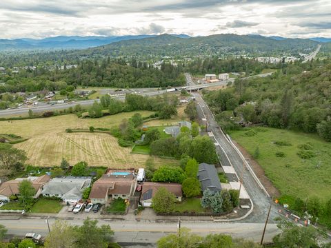 Tiny photo for 1888 NE Beacon Drive, Grants Pass, OR 97526 (MLS # 220219976)