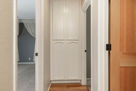 Tiny photo for 1888 NE Beacon Drive, Grants Pass, OR 97526 (MLS # 220219976)