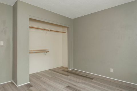 Tiny photo for 1888 NE Beacon Drive, Grants Pass, OR 97526 (MLS # 220219976)