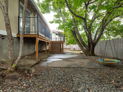 Tiny photo for 1888 NE Beacon Drive, Grants Pass, OR 97526 (MLS # 220219976)