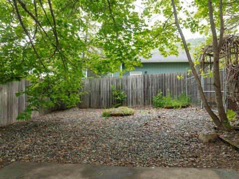 Tiny photo for 1888 NE Beacon Drive, Grants Pass, OR 97526 (MLS # 220219976)