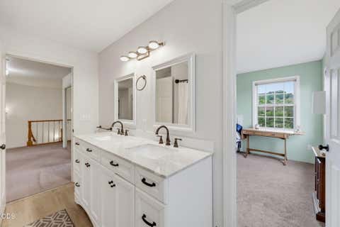 Tiny photo for 2489 Nieto Way, Medford, OR 97504 (MLS # 220222994)