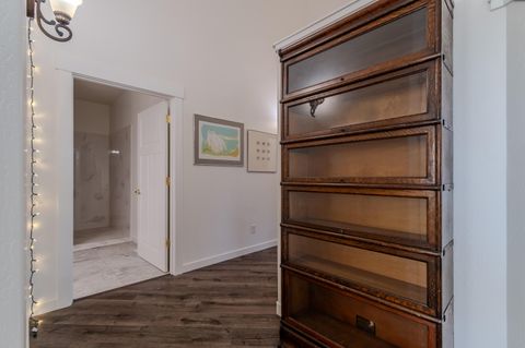 Tiny photo for 1316 NE Foster Way, Grants Pass, OR 97526 (MLS # 220215056)