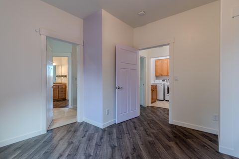 Tiny photo for 1316 NE Foster Way, Grants Pass, OR 97526 (MLS # 220215056)