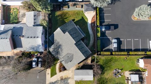 Tiny photo for 1316 NE Foster Way, Grants Pass, OR 97526 (MLS # 220215056)