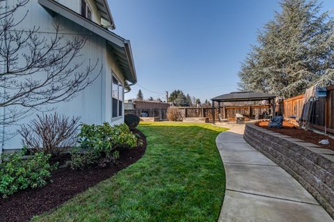 Tiny photo for 1316 NE Foster Way, Grants Pass, OR 97526 (MLS # 220215056)
