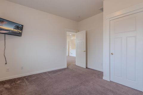 Tiny photo for 1316 NE Foster Way, Grants Pass, OR 97526 (MLS # 220215056)