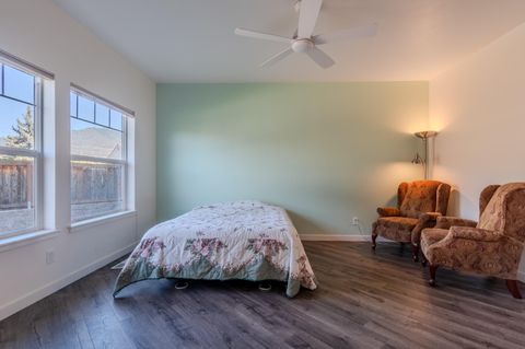 Tiny photo for 1316 NE Foster Way, Grants Pass, OR 97526 (MLS # 220215056)