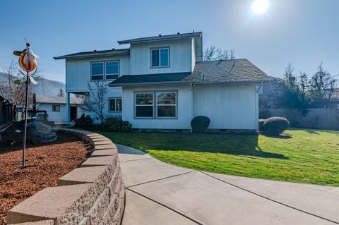 Tiny photo for 1316 NE Foster Way, Grants Pass, OR 97526 (MLS # 220215056)