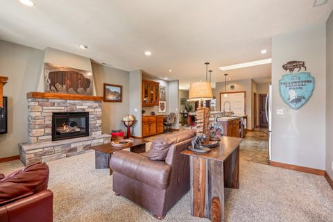 Tiny photo for 1455 NE Hudspeth Road, Prineville, OR 97754 (MLS # 220219606)