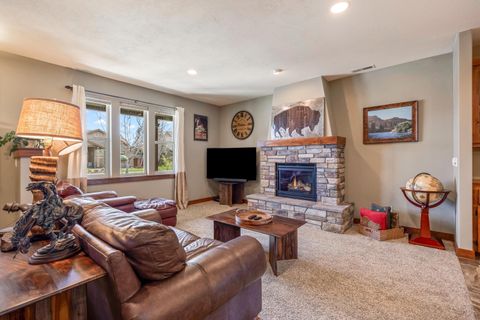 Tiny photo for 1455 NE Hudspeth Road, Prineville, OR 97754 (MLS # 220219606)