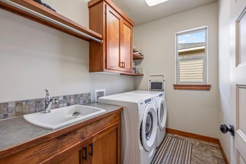 Tiny photo for 1455 NE Hudspeth Road, Prineville, OR 97754 (MLS # 220219606)