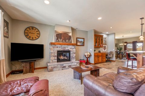 Tiny photo for 1455 NE Hudspeth Road, Prineville, OR 97754 (MLS # 220219606)
