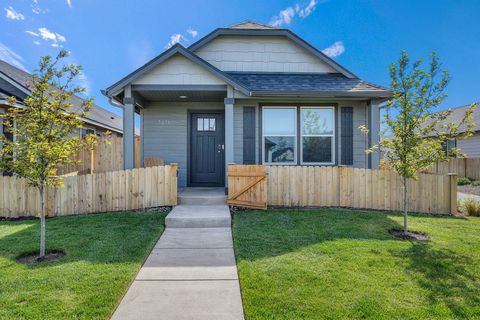 3271 NW 9th Street Redmond OR 97756