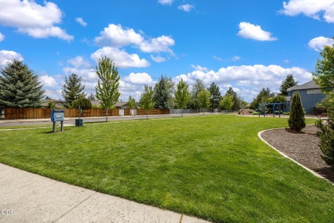 Tiny photo for 21154 Darnel Avenue, Bend, OR 97702 (MLS # 220222901)