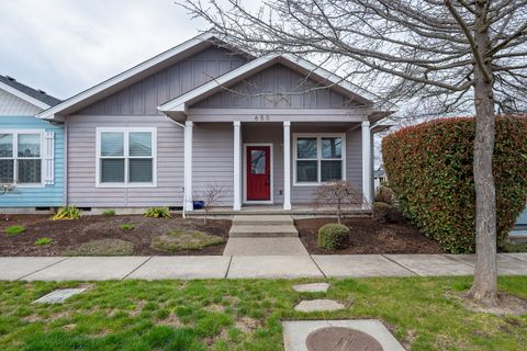 650 Golden Peak Drive Central Point OR 97502