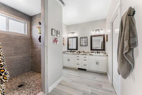 Tiny photo for 2357 Robertson Crst, Grants Pass, OR 97527 (MLS # 220216965)