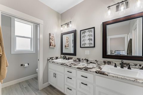 Tiny photo for 2357 Robertson Crst, Grants Pass, OR 97527 (MLS # 220216965)