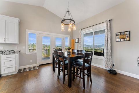 Tiny photo for 2357 Robertson Crst, Grants Pass, OR 97527 (MLS # 220216965)