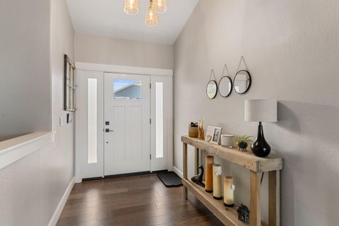 Tiny photo for 2357 Robertson Crst, Grants Pass, OR 97527 (MLS # 220216965)