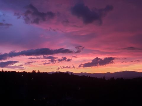 Tiny photo for 2357 Robertson Crst, Grants Pass, OR 97527 (MLS # 220216965)