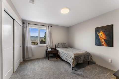 Tiny photo for 2357 Robertson Crst, Grants Pass, OR 97527 (MLS # 220216965)