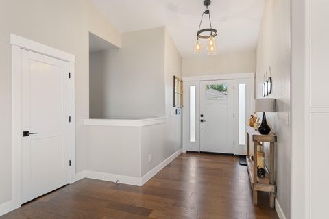 Tiny photo for 2357 Robertson Crst, Grants Pass, OR 97527 (MLS # 220216965)