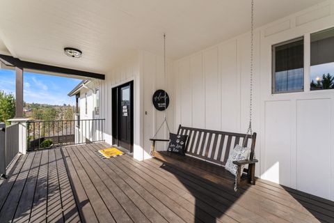 Tiny photo for 2357 Robertson Crst, Grants Pass, OR 97527 (MLS # 220216965)