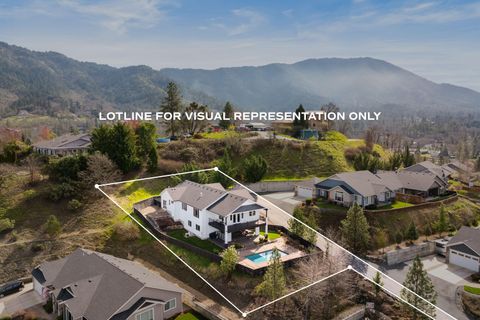 Tiny photo for 2357 Robertson Crst, Grants Pass, OR 97527 (MLS # 220216965)