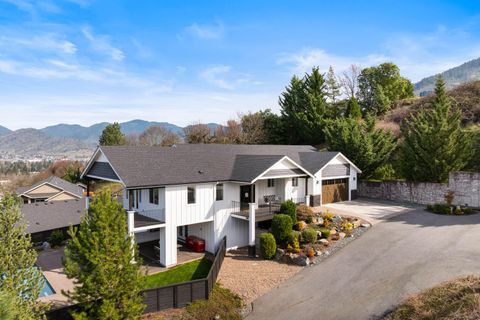 Tiny photo for 2357 Robertson Crst, Grants Pass, OR 97527 (MLS # 220216965)